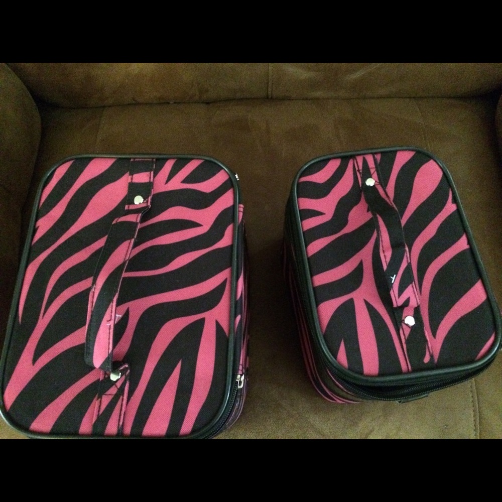 Overnight bags with two small bags each